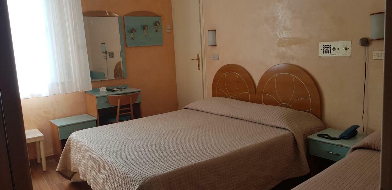 Hotel Britannia Rimini Marina Centro Eksteriør bilde